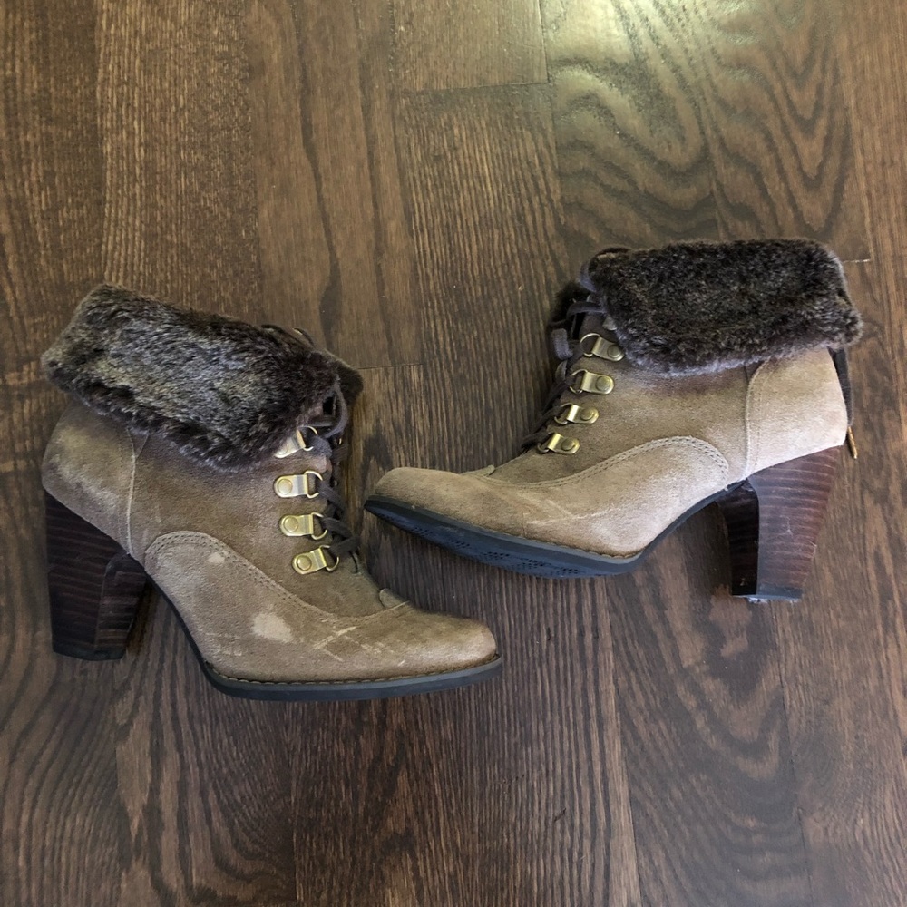 Ankle boots. By Clarks